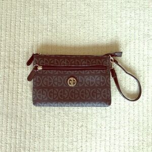 Giani Bernini All-In-One Wristlet Bag